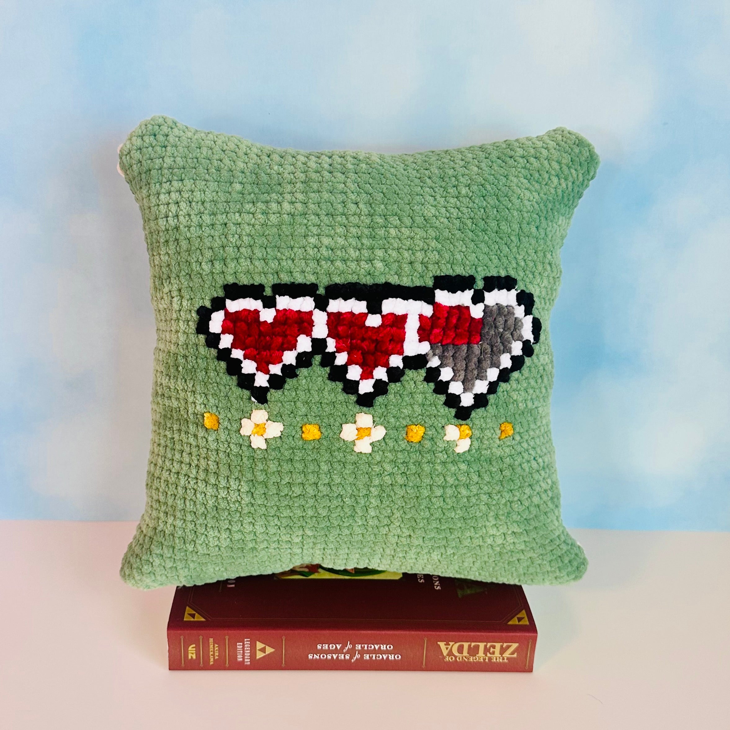 Crochet & Cross-Stitch Pattern] The Triforce Pillow – Pxl Pals