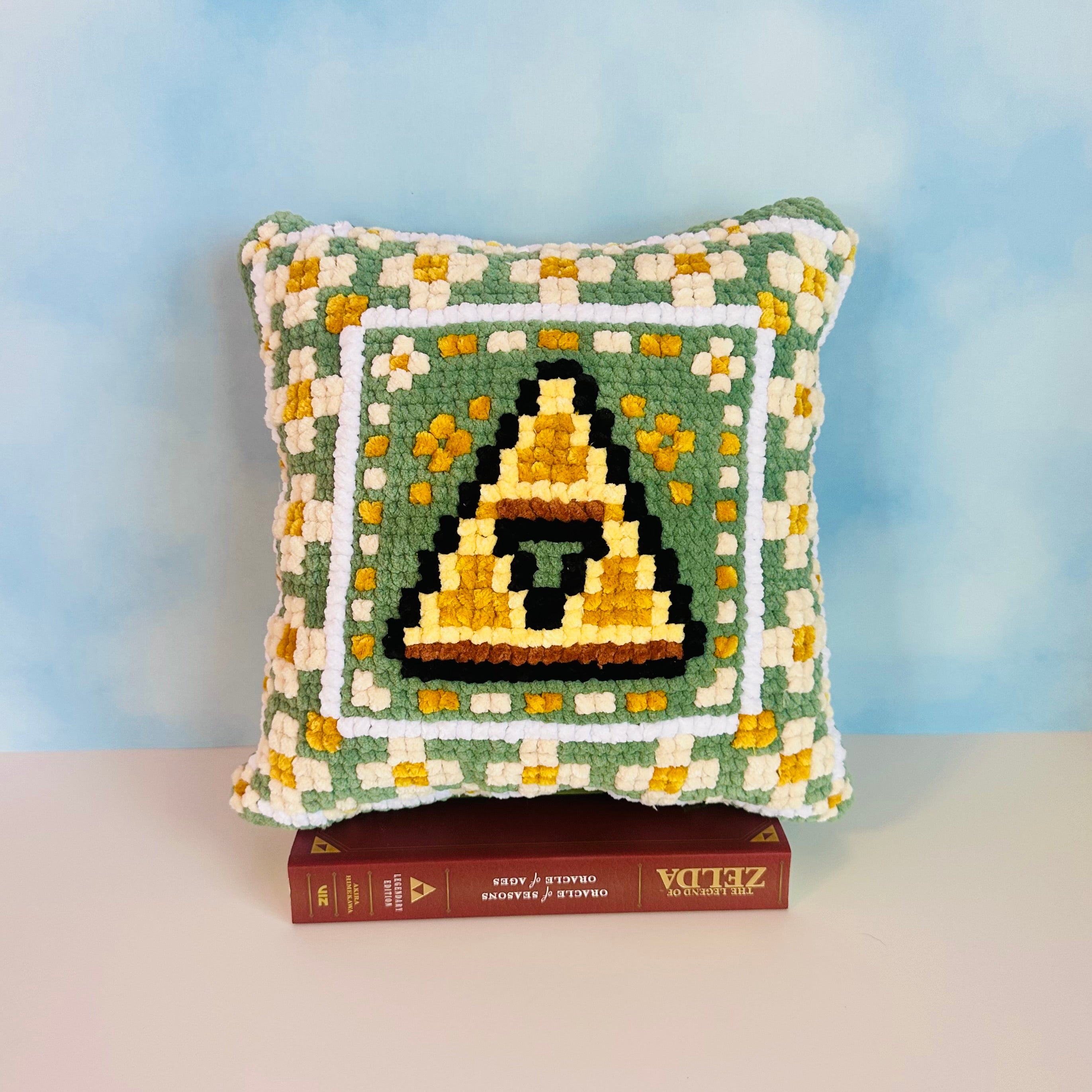 Crochet & Cross-Stitch Pattern] The Triforce Pillow – Pxl Pals