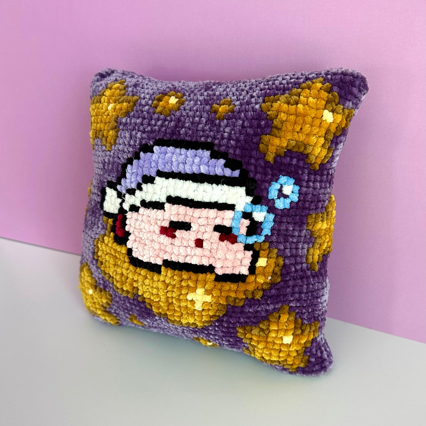 [PATTERN: Crochet & Cross-stitch] Kirby Moon & Stars Accent Pillow